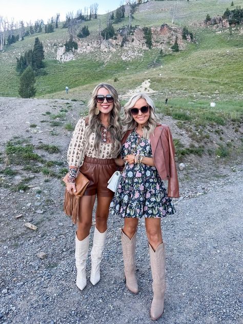 Jackson Hole Recap + What I Wore – Edit by Lauren Jackson Hole Outfits, Hole Outfits, Jackson Hole Wyoming Summer, Jackson Hole Rodeo, Wyoming Summer, Dinner Fits, Jackson Hole Wyoming, Rodeo Outfits, Girls Getaway