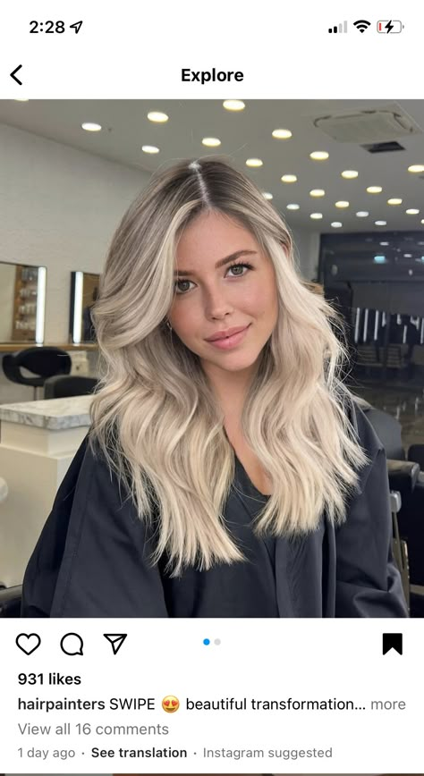 Super Blonde Balayage With Dark Roots, Blonde Hair On Dark Roots, Blonde Highlights With Root Smudge, Lived In Bright Blonde, Beachy Brunette, Champagne Blond, Blonde Hair With Roots, Beach Goddess, Bright Blonde Hair