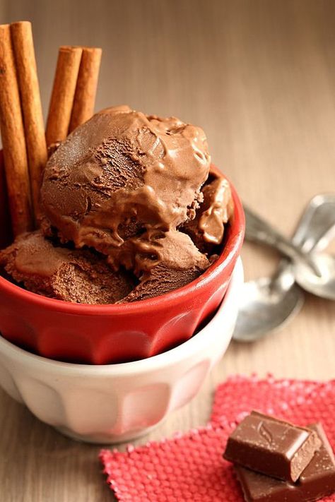 Silky Mexican Chocolate Ice Cream with cinnamon and a hint of chili powder. Mexican Hot Chocolate Brownies, Mexican Chocolate Ice Cream, Chili Chocolate, Hot Chocolate Brownies, Homemade Chocolate Ice Cream, Hot Chocolate Fudge, Ice Cream Photography, Chocolate Chili, Cinnamon Ice Cream