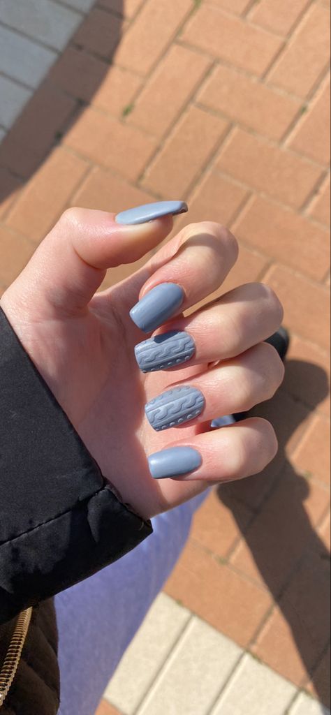 #greynails #winternails #sweater #nails Light Blue Sweater Nails, Sweater Nails Blue, Blue Sweater Nails, Grey Winter Nails, Mani Designs, Sweater Nails, Summery Nails, Gray Nails, Gray Winter