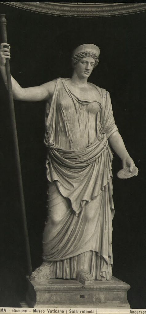 Hera Statue Aesthetic, Hera Greek Goddess Aesthetic, Hera Goddess Wallpaper, Juno Aesthetic Goddess, Hera Aesthetic Greek Mythology, Hera Painting, Hera Goddess Aesthetic, Hera Statue, Hera Aesthetic