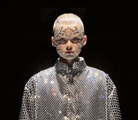 Fall 2022 Runway, French Boy, 2022 Runway, French Boys, Richard Quinn, Riccardo Tisci, Face Accessories, Runway Details, Best Portraits