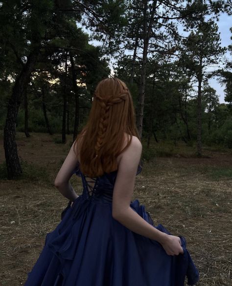 Ginger Dress, Fantasy Magic, Dark Blue Dress, Ginger Girls, Girls With Red Hair, Glamour Makeup, Green Prom Dress, Orange Hair, Ginger Hair