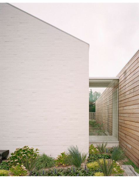 Minimalist Beach House, Boathouse Design, Sorrento Beach, White Brick, California Style, The Design Files, House Tour, Sorrento, House Inspo