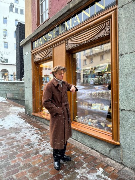 Old Money Coats Men, Europe Winter Outfits Man, Winter Coat Aesthetic Men, Old Money Winter Men Outfit, Old Money Winter Boots, Old Money Style Winter Men, Old Money Snow Outfits, Coat Aesthetic Men, Old Money Autumn Outfits Men