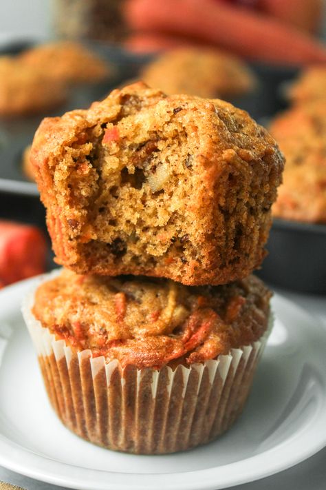 Carrot Apple Muffins Health Carrot Muffins, Gluten Free Apple Carrot Muffins, Apple Carrot Spinach Muffins, Apple And Carrot Muffins, Carrot Muffins Healthy, Carrot Applesauce Muffins, Carrot Apple Muffins, Carrot Oatmeal Muffins, Carrot Muffin