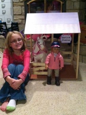 doll horse stable American Girl Doll Pets, Diy Horse Barn, American Girl Diy, Bookshelf Plans, Grey Stuff, Horse Stable, America Girl, Desk Plans, Horse Diy