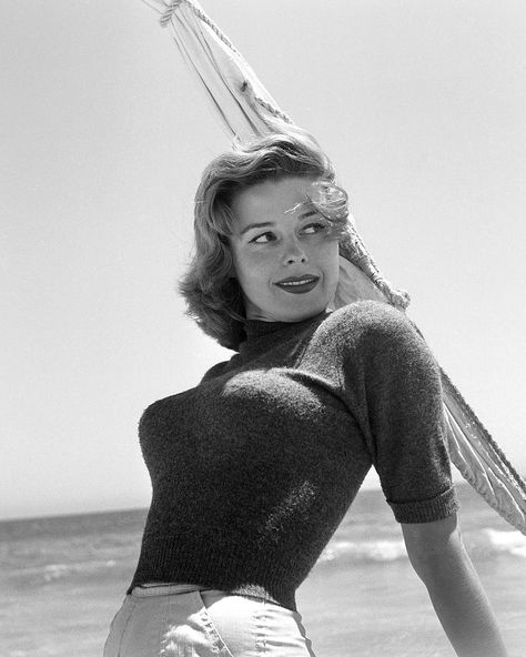 Elaine Stewart, 50s Women, Malibu California, Beach Ball, Silver Screen, Hollywood Glamour, Girls Sweaters, Hollywood Stars, Old Hollywood