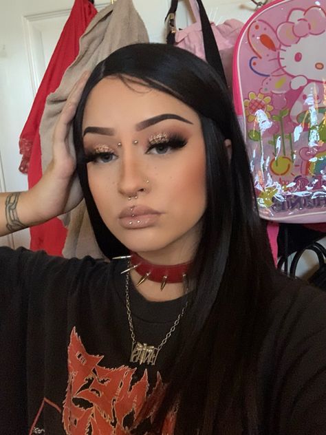 Double Ashley Piercing, Ashley Piercing Jewelry, Piercings Goth, Piercings Face, Goth Piercings, Piercing Face, Ashley Piercing, Mouth Piercings, Piercing Chart