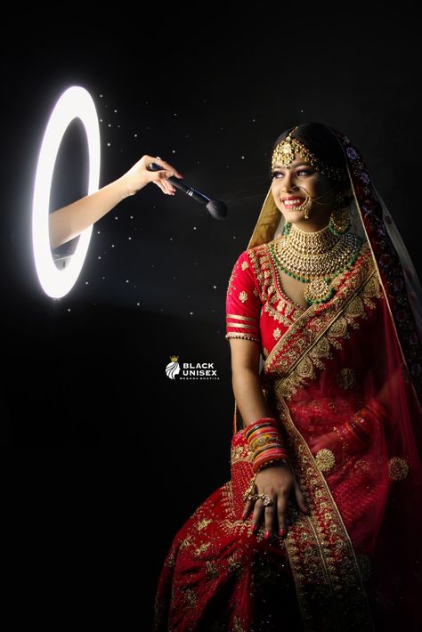 Bride Fashion Photography, Bride Groom Photoshoot, Indian Bride Poses, Portrait Women, Indian Bride Photography Poses, Indian Wedding Poses, Bride Photos Poses, Indian Wedding Photography Couples, Engagement Photography Poses