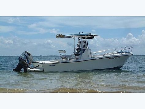 1990 Mako 231 Center Console Mako Boats, Center Console Boats, Used Boats, Yacht For Sale, Free Ads, Boats For Sale, Sailboats, Center Console, Yachts