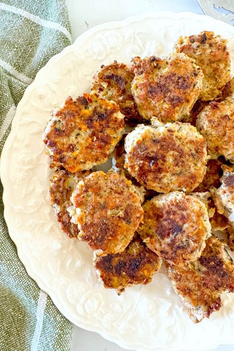 With this recipe for healthy turkey patties you can enjoy a delicious and satisfying spiced breakfast sausage in minutes - or make ahead and freeze for a wonderful meal-prep option! Not only are these patties easy to make and taste fantastic, but they are also packed with protein to fuel your day. Give yourself and your family a healthy and quick breakfast with this high protein addition to your breakfast menu. Turkey Patties Recipe, Turkey Sausage Recipes, Turkey Patties, Turkey Breakfast Sausage, Breakfast Sausage Recipes, Turkey Breakfast, Recipe For Breakfast, Healthy Turkey, Patties Recipe