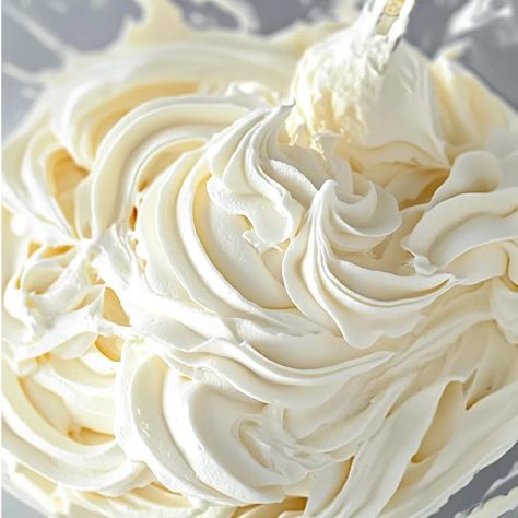 Cool Whip and Pudding Frosting - Cookie Pudding Dessert Cool Whip, Cool Whip Pudding Icing, Frosting With Pudding Recipe, Pudding And Cool Whip Frosting, Recipes With Vanilla Pudding Mix In Them, Recipes Using Instant Vanilla Pudding, Recipes With White Chocolate Pudding, Pudding Whipped Cream Dessert, Vanilla Pudding Icing