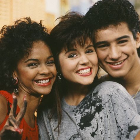 The Blast sur Instagram : Lark Voorhies is speaking out about Lisa Turtle being left out of the 'Saved By the Bell' reboot // #linkinbio Lisa Turtle, Lark Voorhies, Mark Paul Gosselaar, Lisa Kelly, Tiffani Amber Thiessen, Elizabeth Berkley, Kelly Kapowski, Zack Morris, Mario Lopez