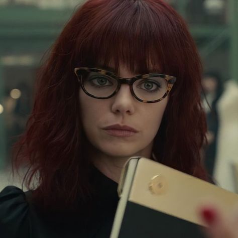 Cruella Journal, Estella Cruella, Cruella Estella, Spiderman Gwen Stacy, Emma Stone Hair, Cruella 2021, Hair Movie, Glasses For Face Shape, Emily Stone