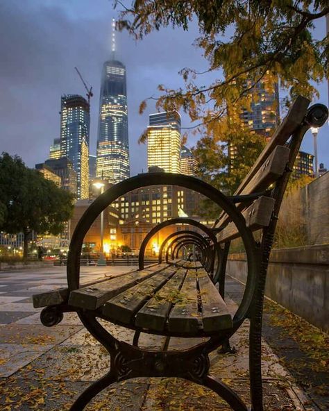 NYC Park Bench, Lower Manhattan Architectural Landmarks, Creative Composition, Photo New York, City Light, Autumn In New York, New York Photography, Park In New York, Big Cities, River Park