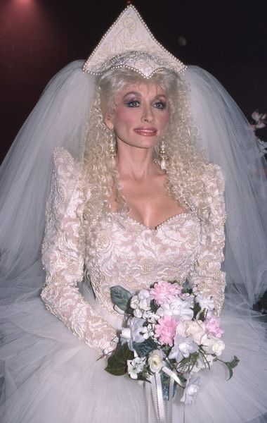 Dolly Parton Wedding, Dolly Parton Photos, Dolly Parton Pictures, Wedding Jitters, Tv Weddings, Aaliyah Style, Country Music Hall Of Fame, Elie Saab Couture, We Will Never Forget