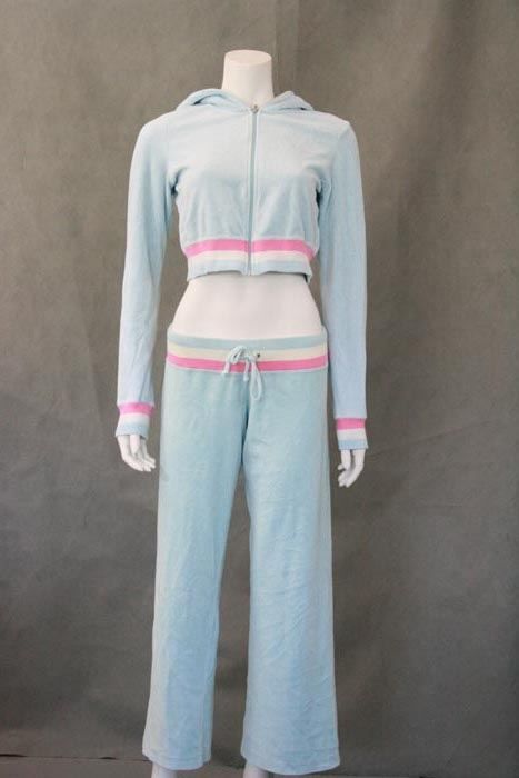 juicy couture Colourful 2000s Outfit, Juicy Couture Track Suit, 2000s Outfit, 90s Hip Hop Fashion, 2000s Outfits, Fire Fits, 2000s Fashion, Clothes Collection, Dream Clothes