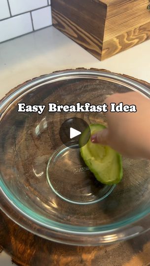 Black Pepper Bread, Super Healthy Breakfast, Pepper Bread, Avocado Egg Recipes, Avocado Recipes Breakfast, Breakfast Avocado, 400 Calorie Meals, Korean Pancake, Easy Breakfast Options