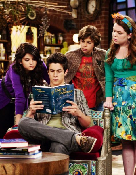 Max Russo, Wizards Of Waverly, Selena Gomez Outfits, Alex Russo, Wizards Of Waverly Place, Waverly Place, Selena G, Disney Channel Stars, Jake T