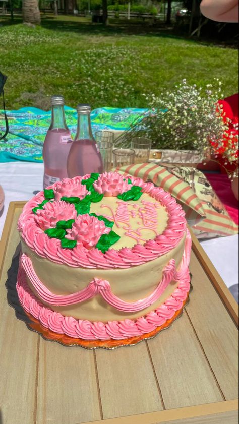 Publix Cakes Birthday, Publix Birthday Cake, Publix Birthday Cakes, Publix Cake, Publix Cakes, Summer Birthday Cake, Faux Desserts, 19th Bday, Birthday Cakes For Women