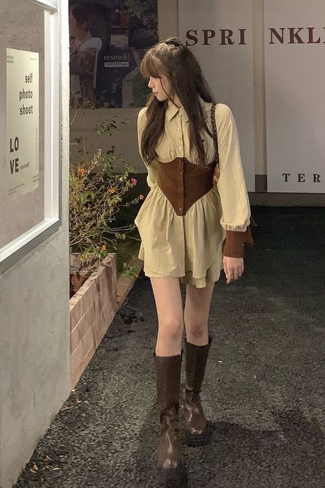 Cowboy Dresses For Women, Vaqueras Aesthetic, Camping Outfits Aesthetic, Cowboy Girl Outfits, Cold Winter Outfits Aesthetic, Cowboy Outfits For Women, Outfits Aesthetic Winter, Cold Winter Outfits, Aesthetic Winter Outfits