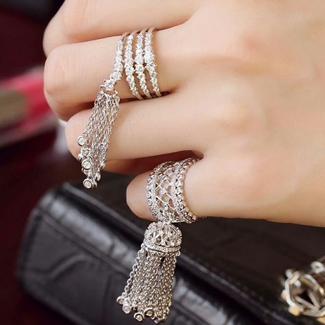 Silver Jewelry Accessories, Antique Jewellery Designs, Trendy Ring, Indian Wedding Jewelry, Fancy Jewellery, Silver Jewelry Fashion, Rings For Girls, Bridal Gold Jewellery, Fashion Ring