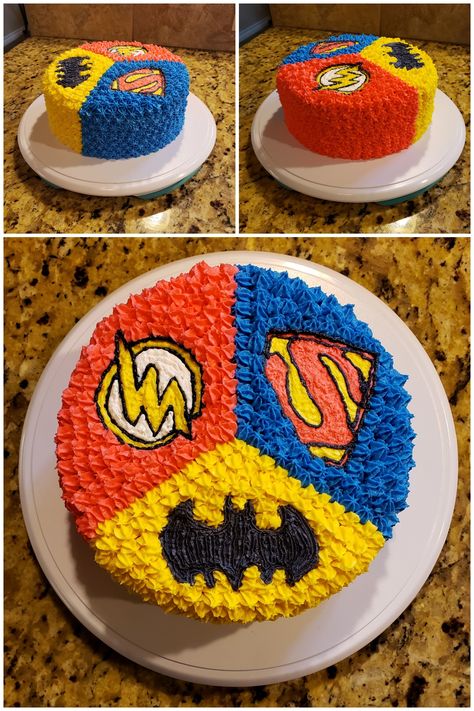 Justice League - Batman, Superman, The Flash. Wilton Gel Food Dye Justice League Cupcakes, Justice League Birthday Cake, Justice League Birthday Party, Justice League Cake, Dc Cake, Justice League Party, Superhero Cakes, Superman Cake, Superman Party