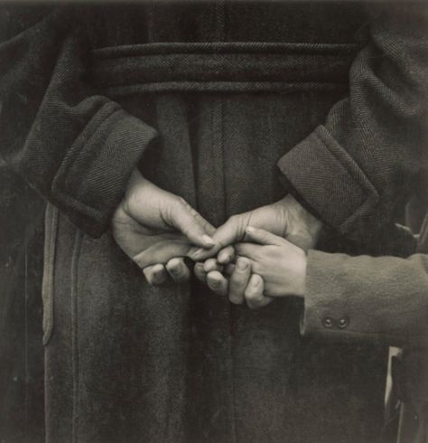 Dorothea Lange - Father and Son at a Hurling Match, Ireland, 1954 Dorothea Lange Photography, Lewis Hine, Gcse Photography, Susan Sontag, Hand Photography, Unfortunate Events, History Of Photography, Black And White Photograph, A Series Of Unfortunate Events