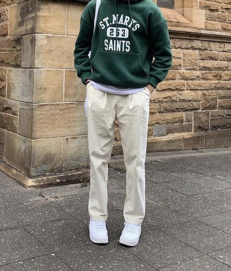 Classy Outfits Men Summer, Creme Pants Outfit Men, Beige Sweatshirt Outfit, Green Hoodie Outfit Men, Green Sweatshirt Outfit, Green Hoodie Outfit, Streetwear Outfit Men, Forces Outfit, Khakis Outfit