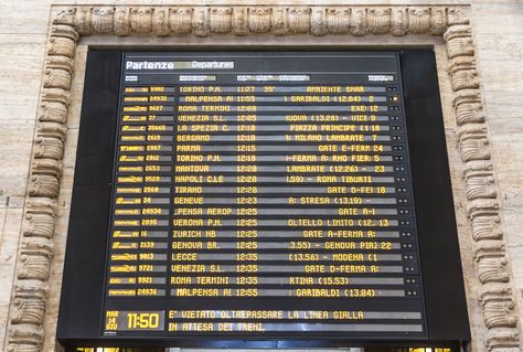 Train Timetable, Departures Board, Menu Signs, Italy Magazine, Italy History, Italian Language Learning, Travel In Italy, Italy Holidays, Old Train