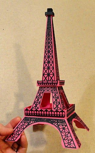 Needles 'n' Knowledge: Eiffel Tower 3d Realistic Model Tutorial Eiffel Tower Craft, Diy Eiffel Tower, Model Tutorial, Clock Drawings, Tower Models, Construction Diy, Quilled Creations, City Of Lights, Paris Party