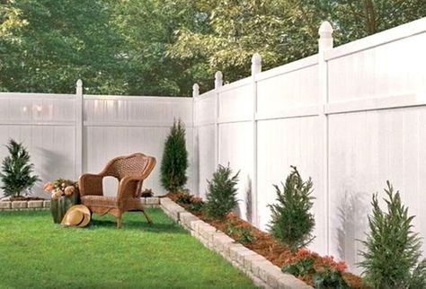 What Type of Fencing Is Best for the Garden? Fence Painting, White Vinyl Fence, Vinyl Privacy Fence, Backyard Fence, White Fence, Backyard Privacy, Fence Paint, Fence Landscaping, Fence Decor