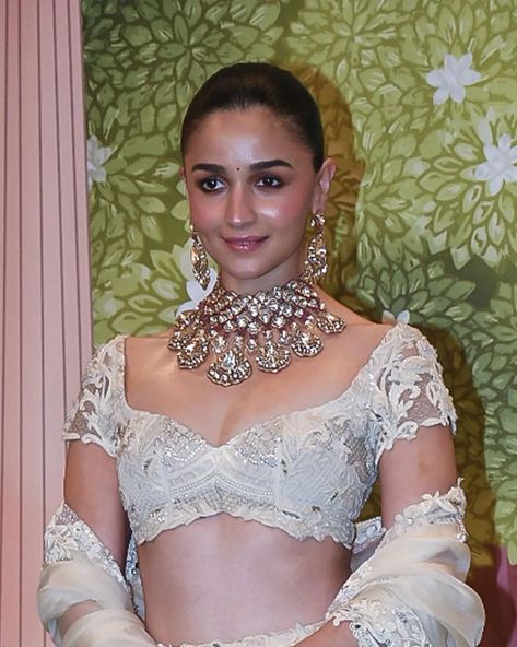 Birdhichand Ghanshyamdas | Stunner, Alia Bhatt adorned in jewels crafted by Birdhichand. #bg1930 #birdhichandghanshyamdas #birdhichand #aliabhatt #ambaniwedding | Instagram Alia Bhatt Lehangas, Alia Bhatt Ambani Wedding, Alia Bhatt Bhramastra Looks, Traditional Dresses Alia Bhatt, Alia Bhatt In Saree Gangubai, Alia Bhatt In Gangubai, Ambani Wedding, Alia Bhatt, Summer 24