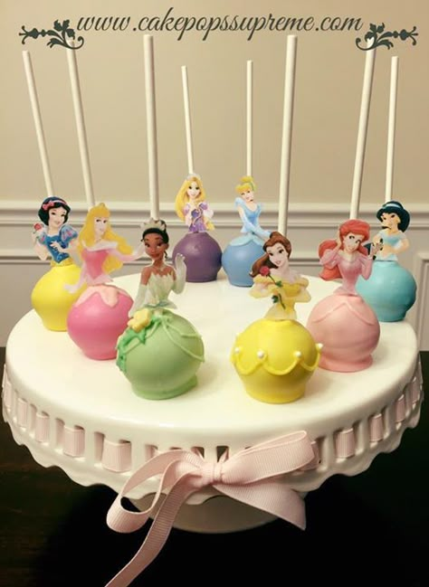 Princess cake pops Cake Pops Ideas, Princess Cake Pops, Disney Princess Cake, Disney Princess Birthday Party, Princess Theme Birthday, Cake Pop Decorating, Birthday Cake Pops, Cake Pops How To Make, Cake Pop Recipe