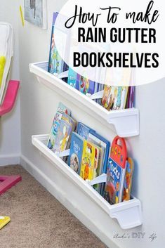 DIY kids bookshelves - Such a GENIUS IDEA! How to make rain gutter bookshelves. How to build a reading nook for children. #kidsbedroomideas Rain Gutter Book Shelf, Gutter Bookshelf, Playroom Organisation, Cheap Bookshelves, Diy Bookshelf Kids, Diy Kids Decor, Diy Gutters, Diy Organizer, Bookcase Organization