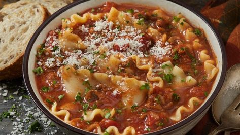 Spicy Lasagna Soup Taco Spaghetti Bake, Leftover Lasagna, Spaghetti Bake, Easy Lasagna Soup, Alfredo Sauce Recipe Easy, Morning Recipes, Taco Spaghetti, Cream Puff Recipe, Lasagna Soup Recipe