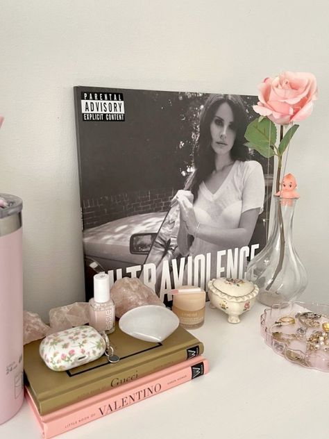 Lana Core, Lana Del Rey Coquette, Cleaning My Room, Pinterest Room Decor, Pretty Room, Dreamy Room, Dream Room Inspiration, Pink Room, Room Makeover Inspiration