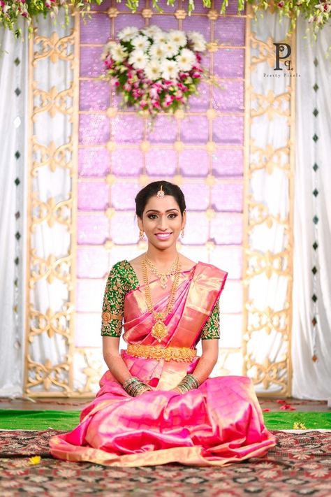 pink kanjivaram saree Hyderabadi Wedding, Kongu Wedding, Indian Bridal Makeup Looks, South Indian Bridal Makeup, Bollywood Romance, Pink Saree Blouse, Bangalore Wedding, Engagement Story, Month April