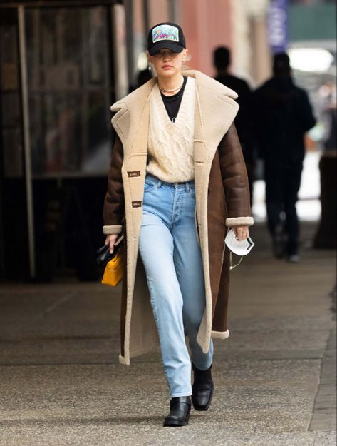 Gigi Hadid in Simon Miller Jetz Coat - New York 03/17/2022 Hadid Family, Gigi Hadid Outfits, Leopard Print Coat, Cozy Coats, Simon Miller, Hadid Style, Sheepskin Coat, One Clothing, Coat Outfits