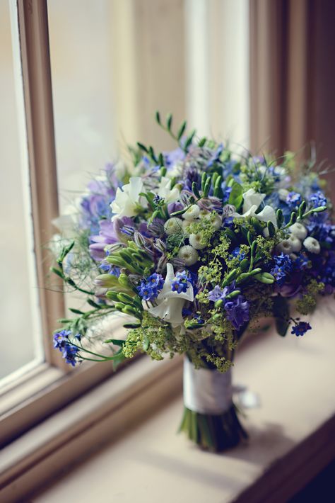 Bluebell Bouquet, Bluebells Garden, Wildflower Bridal Bouquets, Simple Beach Wedding, Floral Work, Blue Wedding Flowers, Wedding Info, Wildflower Bouquet, Wedding Breakfast