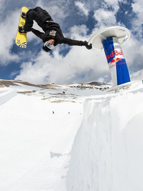 Red Bull - Tumblr - Snow - Snowboard - Instagram - Adventure - Travel - Sports - Radical Redbull Snowboarding, Red Bull Snowboarding, Red Bull Aesthetic, Sports Aesthetic, Travel Sports, Snow Sports, Ski And Snowboard, Red Bull, Snowboarding