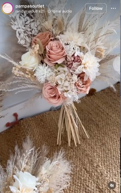 Dusty Rose Wedding Theme, Pink Boho Wedding, Rose Wedding Theme, Light Pink Wedding, Boho Wedding Flowers, Wedding Bouquets Bride, Pink Wedding Theme, Wedding Bouquets Pink, Dusty Rose Wedding