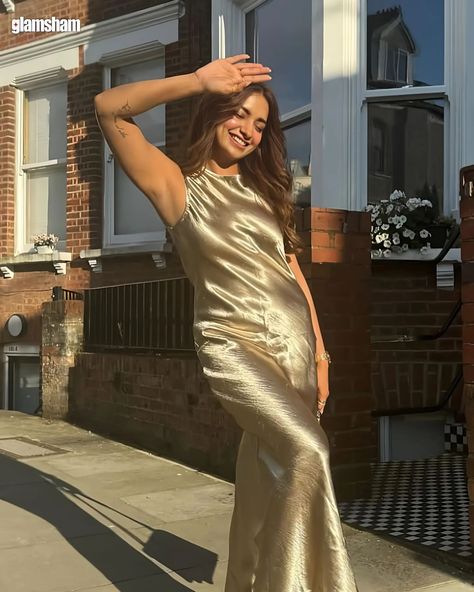 Golden moments in London! ✨ Jiya Shankar stuns in this breathtaking gold dress, shining as brightly as the city lights. Elegance and glamour personified. #Glamsham #JiyaShankar #LondonDiaries #GoldenGlam [Glamsham, JiyaShankar, LondonDiaries, GoldenGlam] Jiya Shankar, Golden Moments, Star Actress, Gold Dress, City Lights, In London, The City, Actresses, London