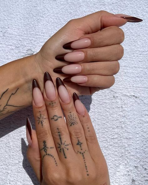 Fall Brown Nails 2024 25 Ideas: The Ultimate Guide to Trending Designs Brown Chrome Nail, Autumn Brown Nails, Fall Brown Nails, Brown Chrome Nails, Chrome Nail Ideas, Fall Almond Nails, Brown Chrome, Fresh Manicure, Brown Acrylic Nails