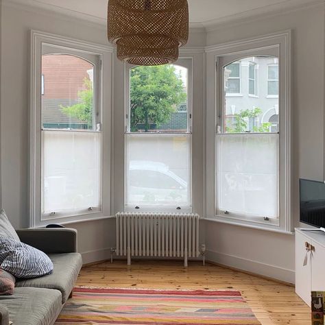 The Hackney Draper on Instagram: “We are often asked for privacy panels so thought we'd share a lovely bay window we fitted this week. Half height panels hung from brass or…” Window Film Designs, Bay Window Curtains, Sash Window, Window Privacy, Privacy Panels, Sash Windows, Lounge Decor, Flat Style, Window Panels