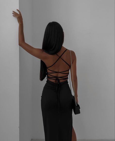 Dress Posing, Lace Up Bodycon Dress, Rainy Day Aesthetic, Prom Inspo, Grad Ideas, Black Backless Dress, Classy Prom Dresses, Self Portrait Poses, Hottest Pic