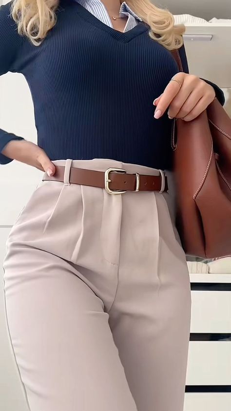 Preppy Work Outfit, Estilo Old Money, Formal Wear Women, Fashion Capsule Wardrobe, Office Casual Outfit, Stylish Work Attire, Elegant Aesthetic, Trendy Dress Outfits, Classy Casual Outfits