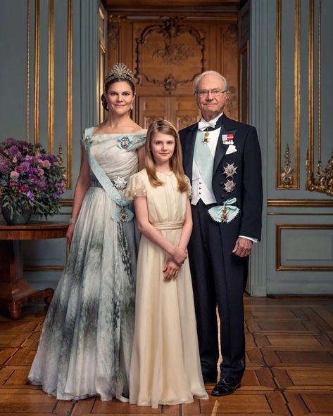 Victoria Bernadotte Westling on Instagram: “#NEW Official portraits of the Swedish Royal Family 💙👑 . . . Credit: Thron Ullberg / Kungl. Hovstaterna #crownprincessvictoria…” Swedish Royalty, Princess Victoria Of Sweden, Princess Estelle, Young Prince, Princess Charlene, Royal Court, Full Length Gowns, Princess Sofia, Swedish Royals