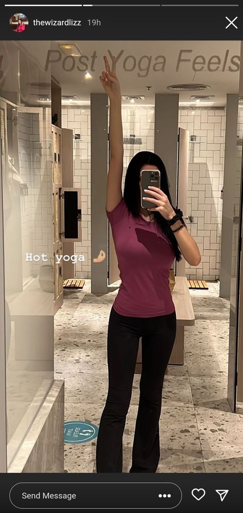 Winter Yoga Outfit, Queen Liz, Post Yoga, Queen Outfit, Outfit Korean, Feeling Hot, Fitness Inspiration Body, Healthy Girl, Healthy Lifestyle Inspiration